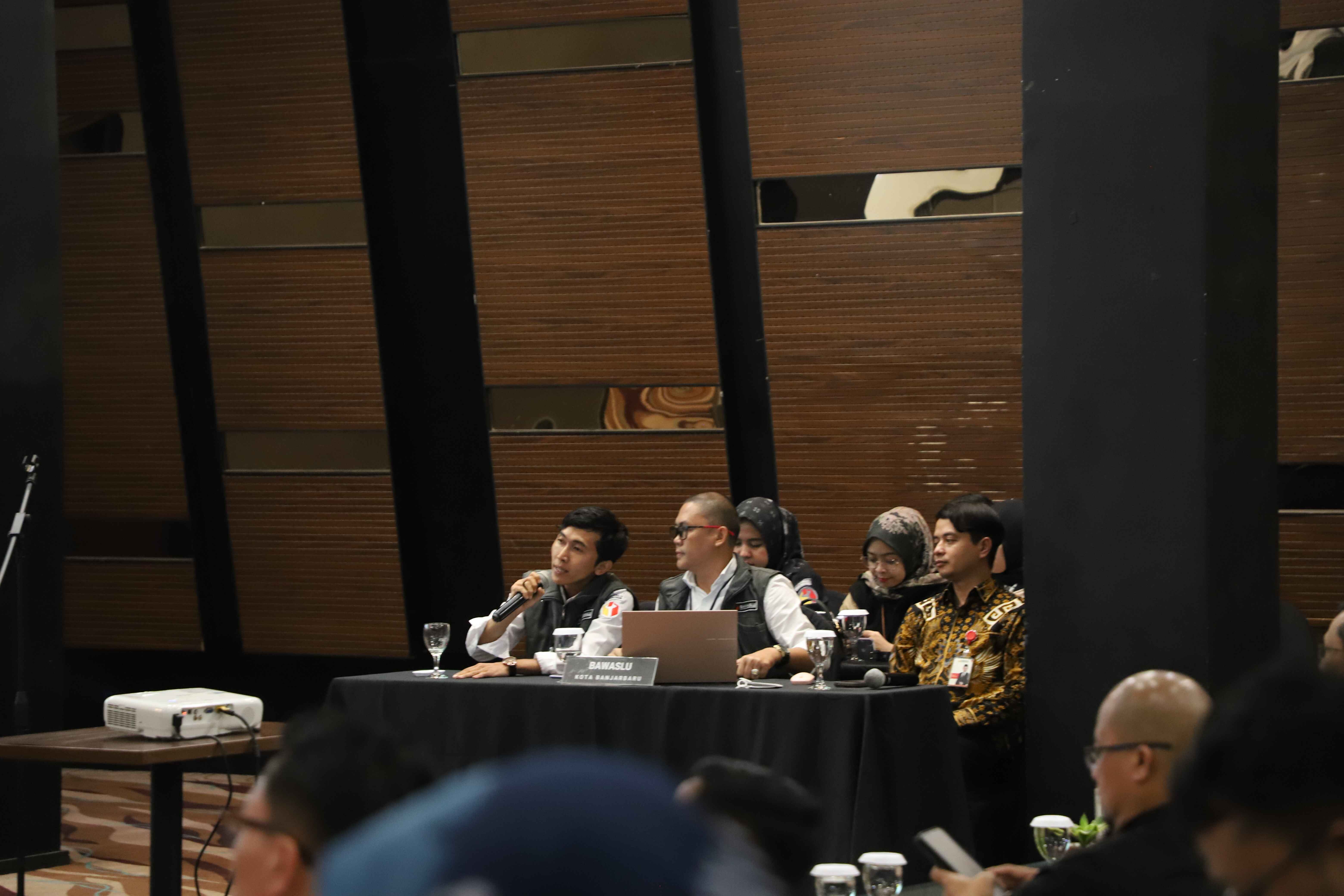 Bawaslu Awasi Pleno Tingkat Kota
