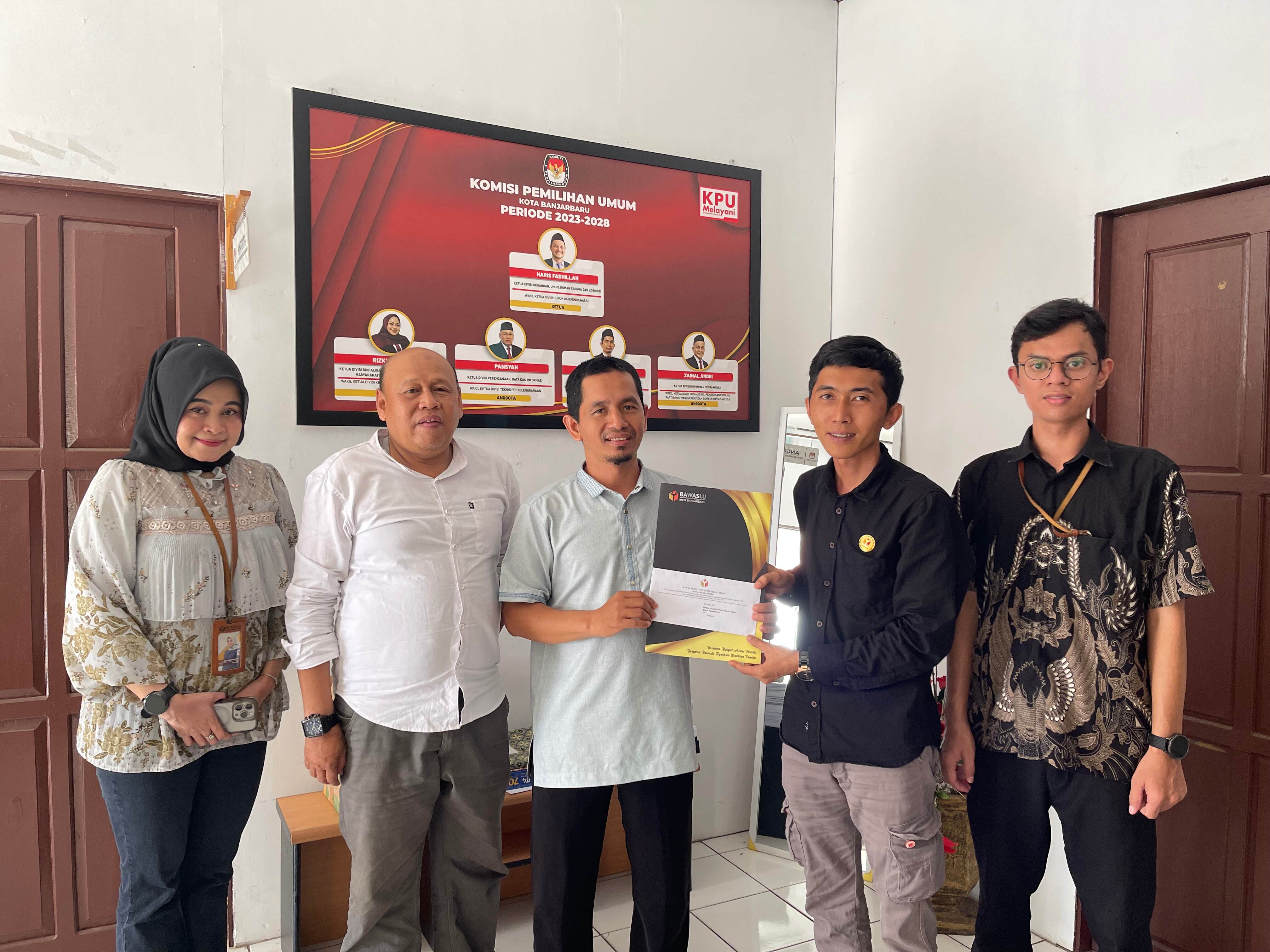 Bawaslu Kota Banjarbaru sampaikan surat imbauan kepada KPU Kota Banjarbaru