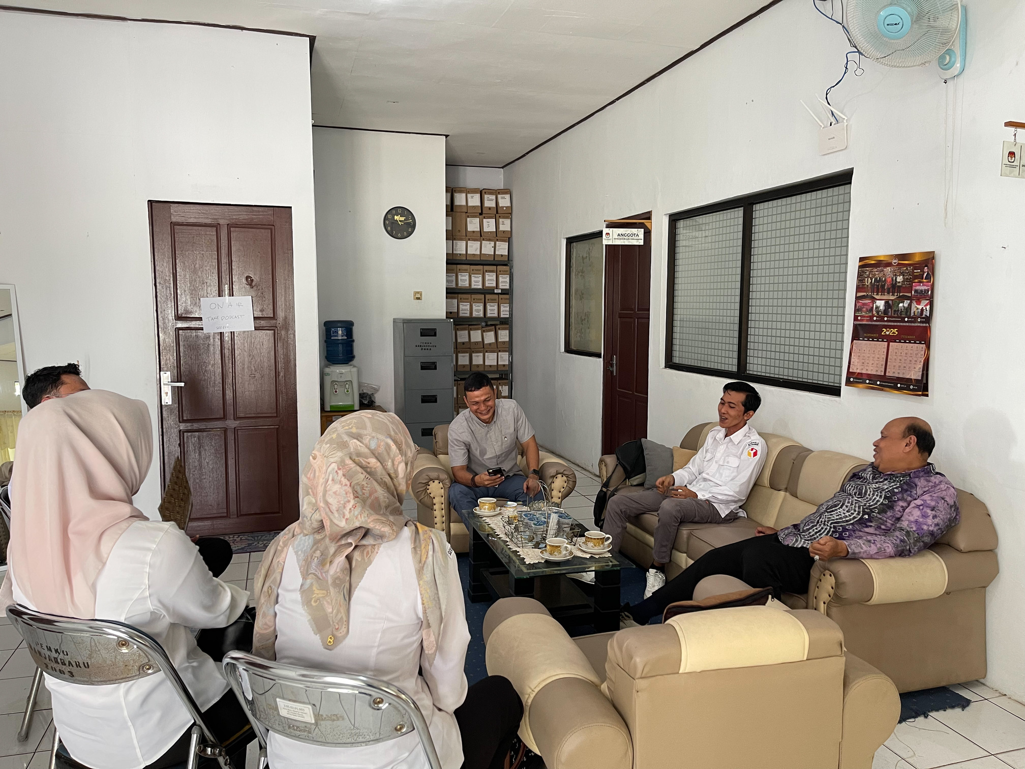 Bawaslu Kota Banjarbaru koordinasi dengan KPU Kota Banjarbaru bahas 