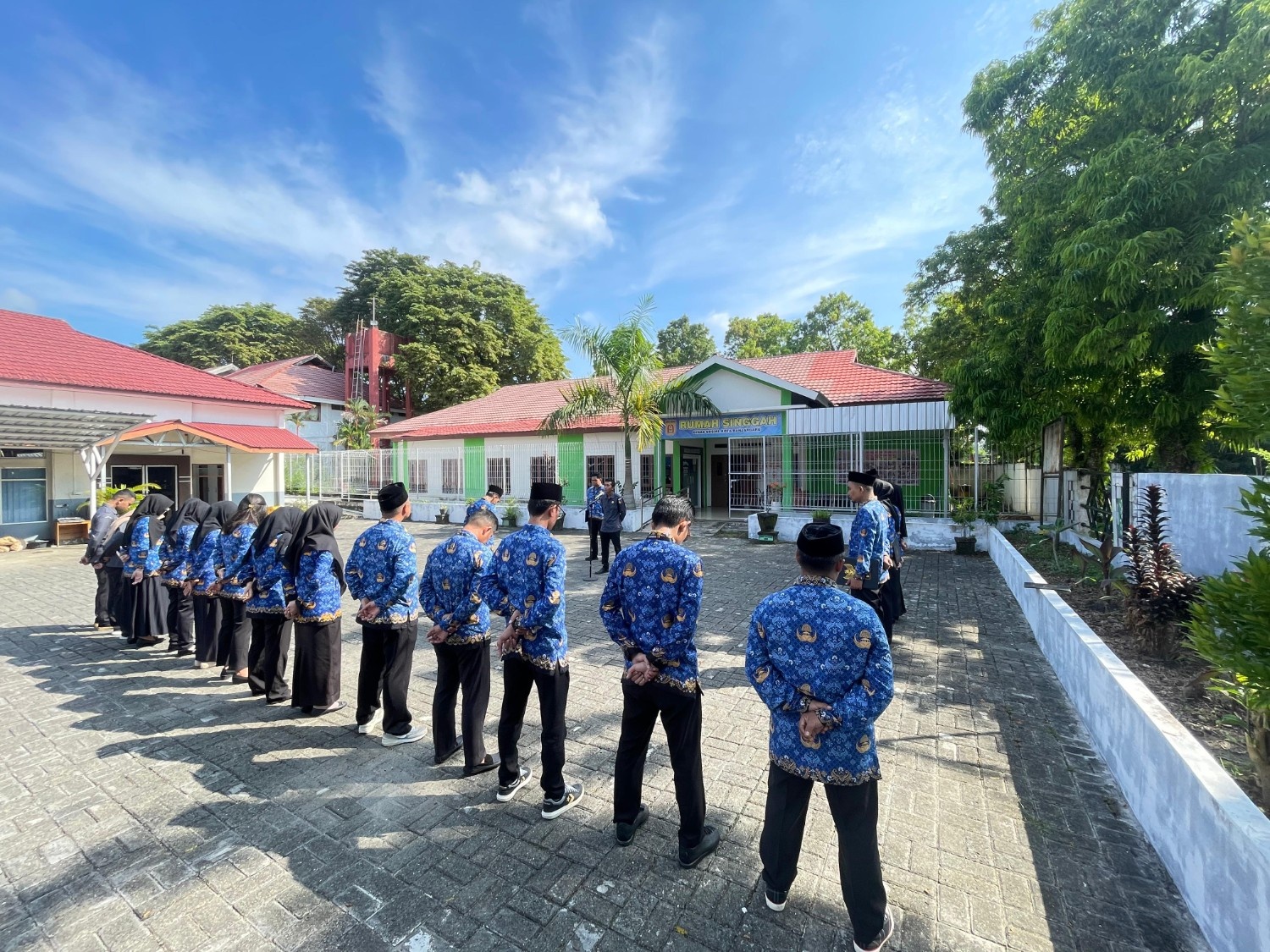 Bawaslu Kota Banjarbaru melaksanakan Apel Peringatan Hari Kelahiran Pancasila