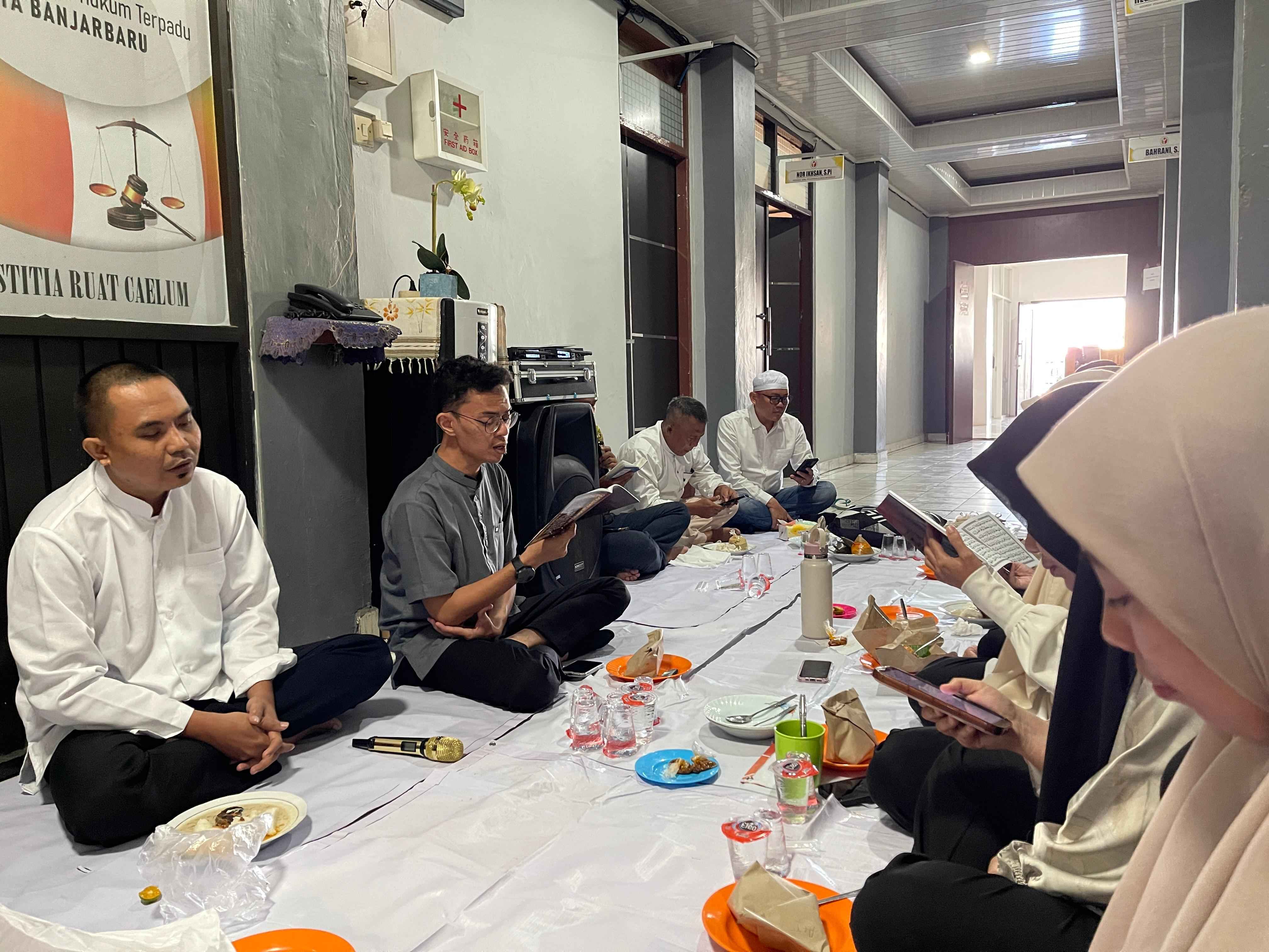 Bawaslu Kota Banjarbaru Melaksanakan Kegiatan Jum'at Sehati