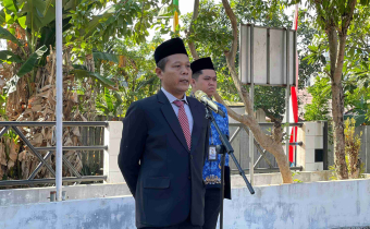 Bawaslu Kota Banjarbaru Melaksanakan Apel Peringatan Hari Kemerdekaan Republik Indonesia ke-81